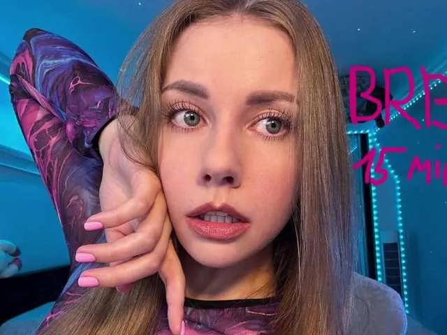 Offline -VikkiL0vesCheese- on BongaCams