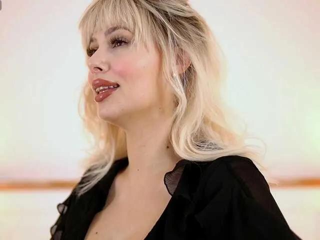 AdelineKing on BongaCams