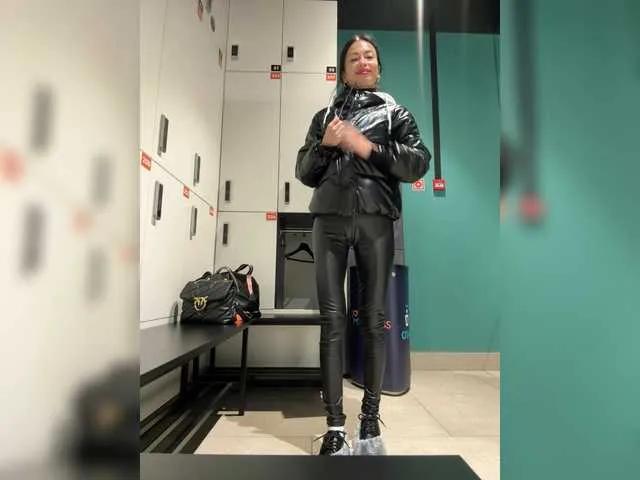 AdrienneBourget on BongaCams