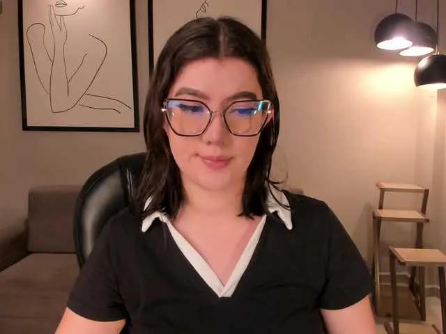 AmberFarrell — I love it when they support me, that means they like my show and get horny with my body, talk dirty to me and at the same time with affection, both things make me very horny