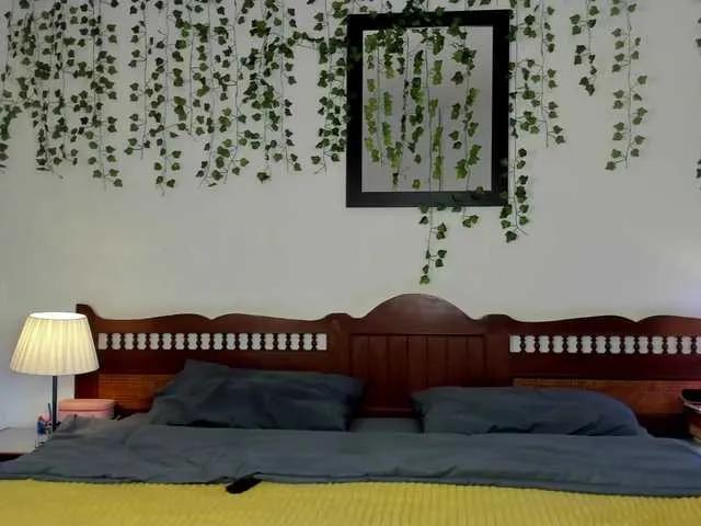 Ariana-Sunset on BongaCams