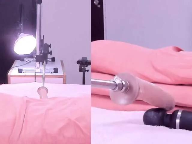 Ariel-Little18 on BongaCams