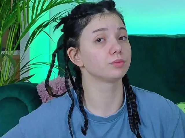 Offline AveryWillow on BongaCams