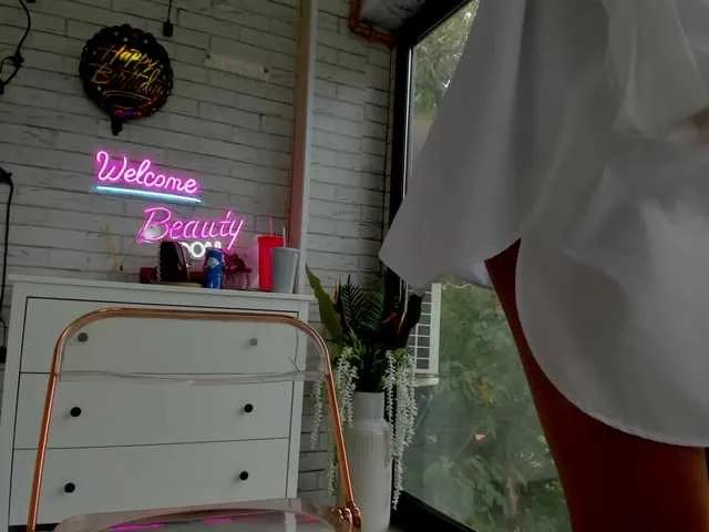 Offline BritneyCharm on BongaCams