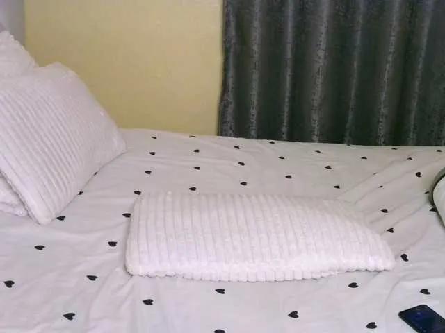 Offline Cece-16 on BongaCams