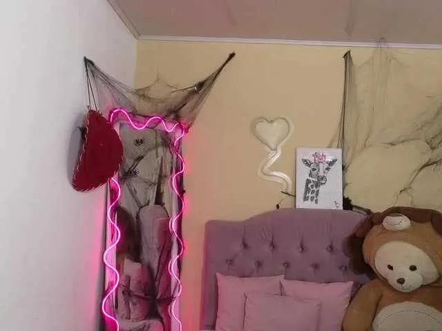 Chiara-tay on BongaCams