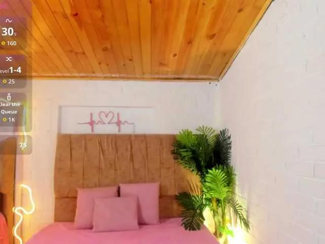 Chiara-tay on BongaCams