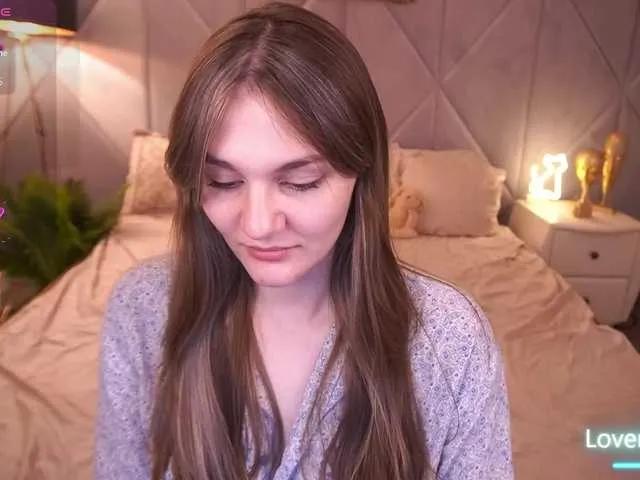 Offline DiamondGoldie on BongaCams