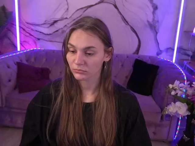 Offline DiamondGoldie on BongaCams