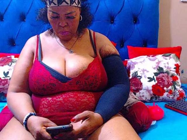 Ebonycandy10 on BongaCams