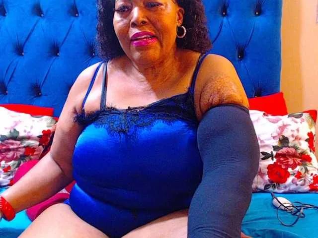 Ebonycandy10 on BongaCams