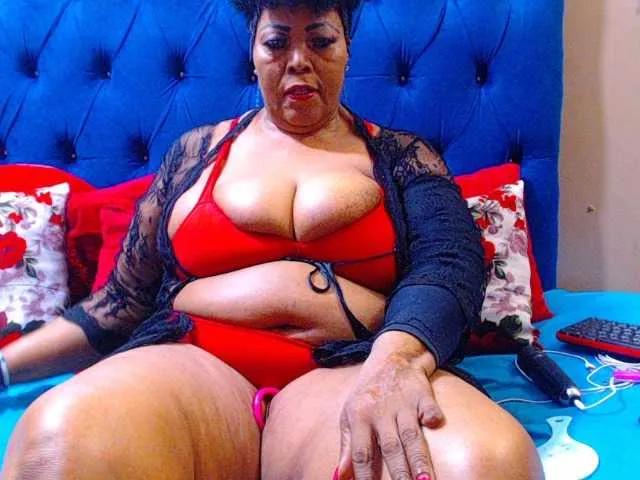 Ebonycandy10 on BongaCams