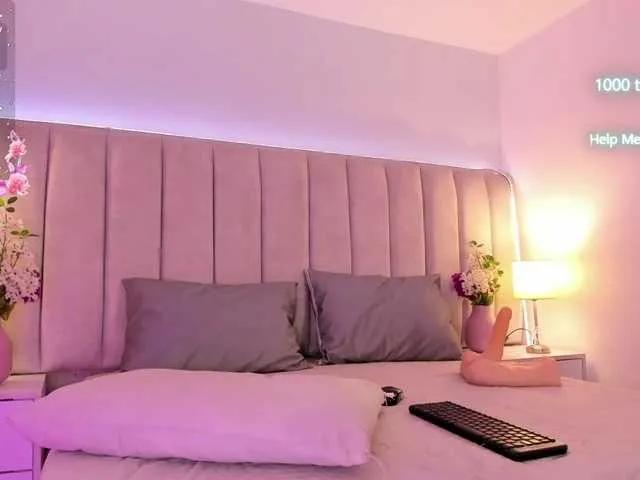 Offline EllaThorne on BongaCams