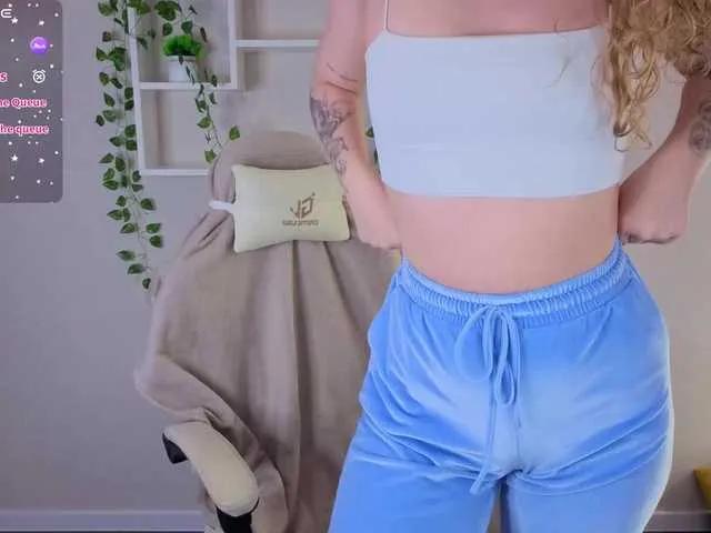 Elsiee-Cuttiess — It turns me on when you take the initiative and know how to play. I love it when conversations become more and more heated, and fantasy gets out of control. I love it when you tell me what you want... 