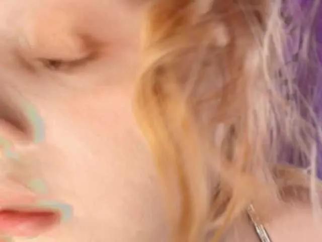 Emily-relish on BongaCams