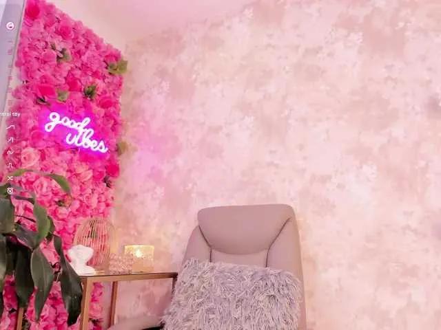 Offline EmilyLeah on BongaCams