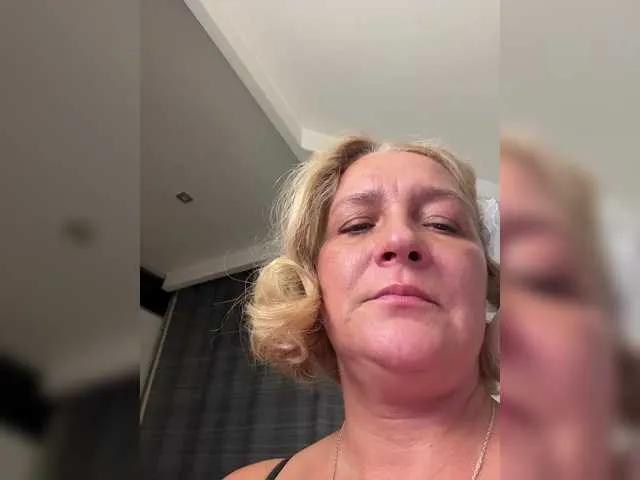 Eva-Bella on BongaCams