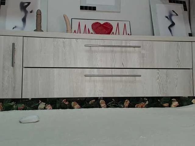 Offline famouswomen on BongaCams