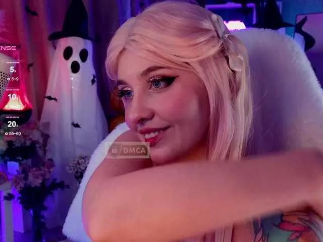 Offline HoneyCherry on BongaCams