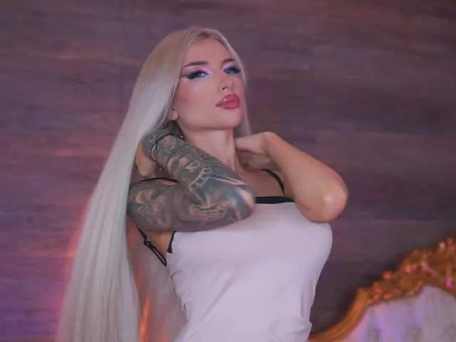 JuicyJessye on BongaCams