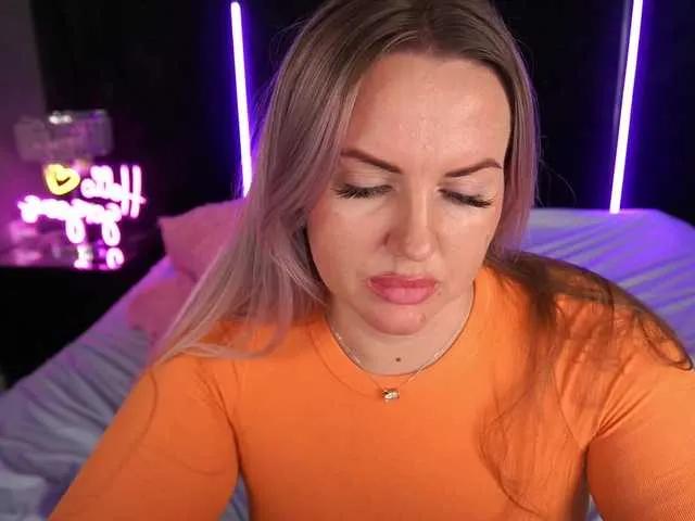 KiraCandyS on BongaCams
