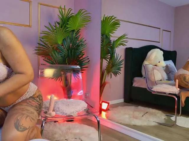 KirraWhite — Good vibes, confidence, and genuine conversation.