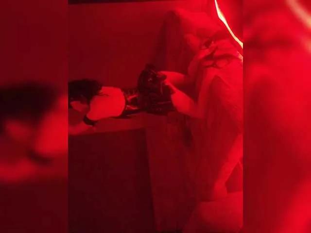 Offline KosmosAndPingvin on BongaCams