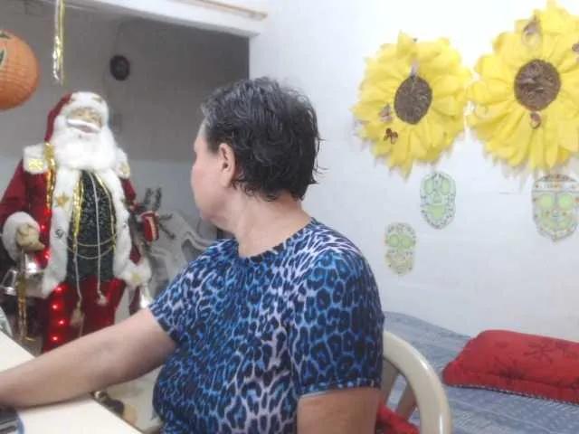 Offline LADYQUEEN520 on BongaCams