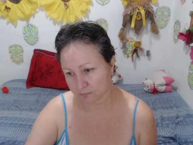 Offline LADYQUEEN520 on BongaCams