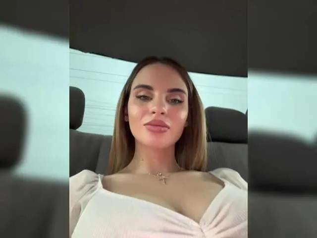 LedyMiya on BongaCams