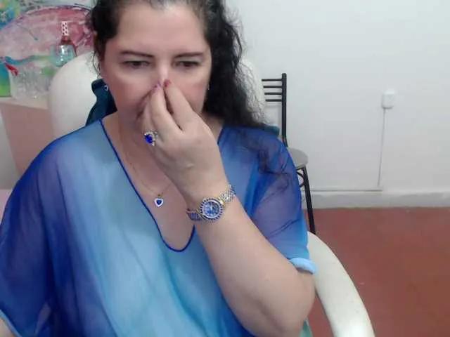 leonela on BongaCams