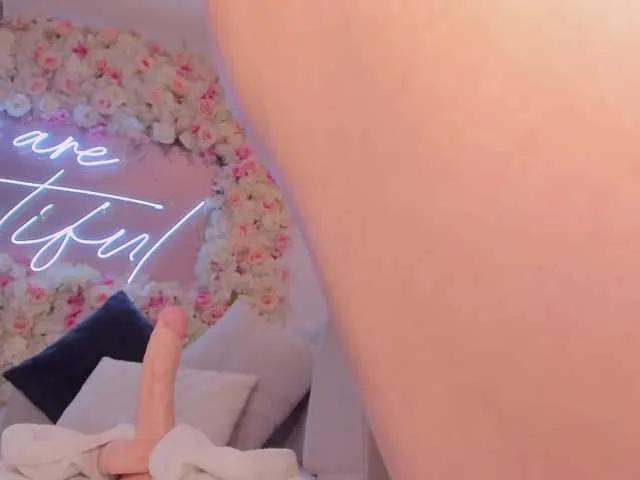 MeganCross on BongaCams