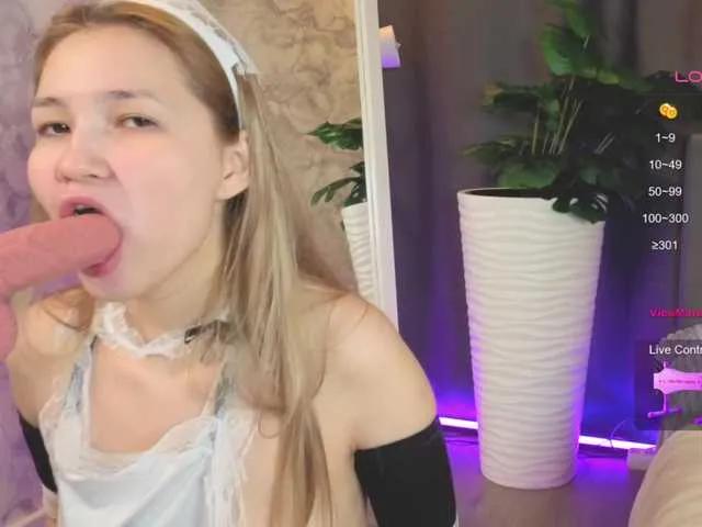 MerandaBlosom on BongaCams