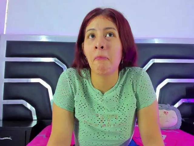 Offline miaqueen021 on BongaCams