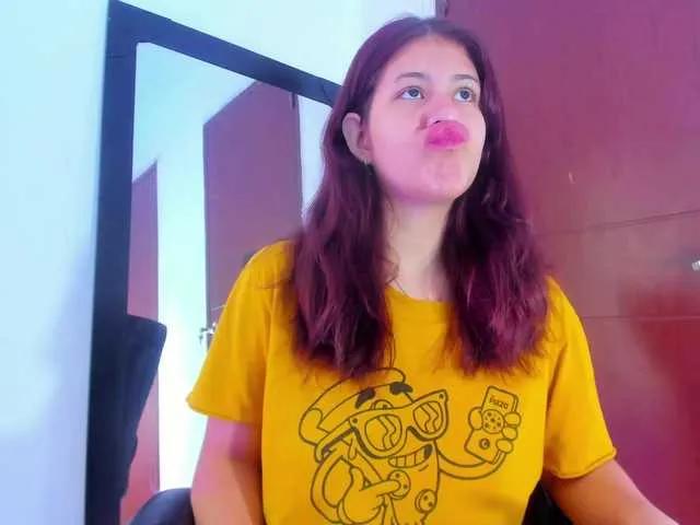 Offline miaqueen021 on BongaCams