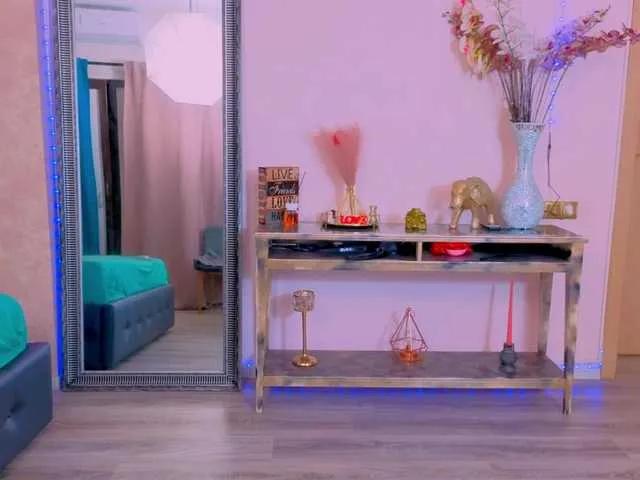 Offline MichelleReys on BongaCams