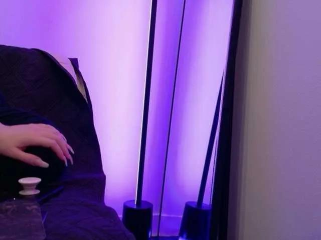 Midnightrose11 on BongaCams