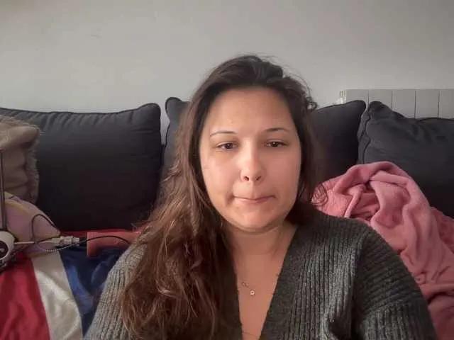 Offline Minettesexy24 on BongaCams