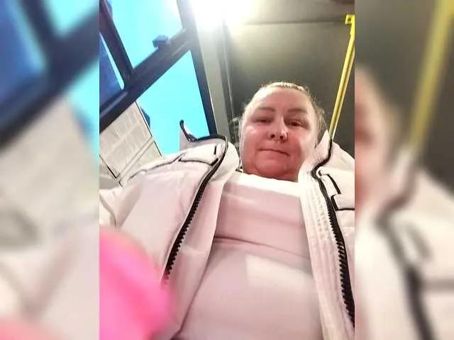 Offline miranda-robinson on BongaCams