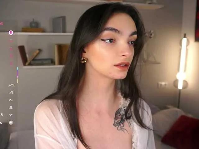 Morena-Dolcce on BongaCams