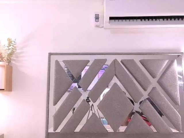 Offline nahomy-ryans on BongaCams