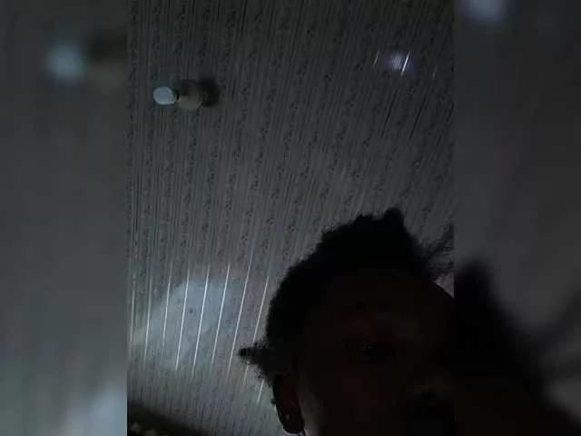 Petitegoddess on BongaCams