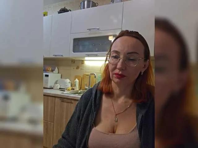 Pink-Lips on BongaCams