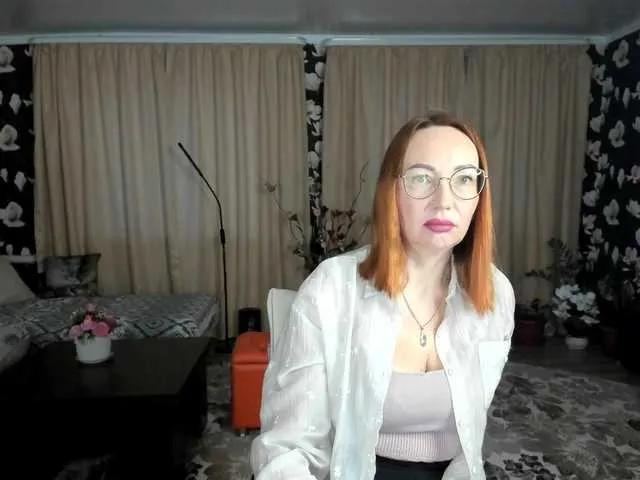 Pink-Lips on BongaCams