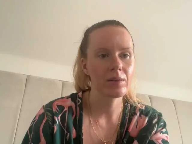 REDHEADROSIE on BongaCams