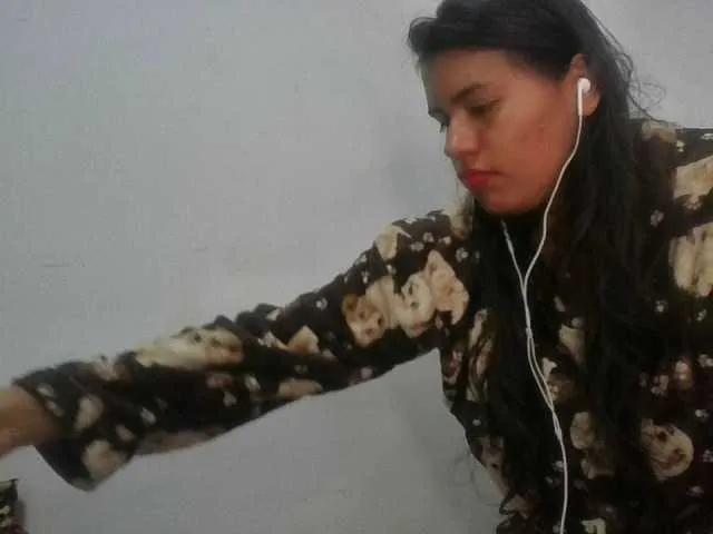 Freechat roxanahills on BongaCams