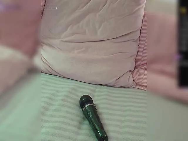 Offline SallyeLeins on BongaCams