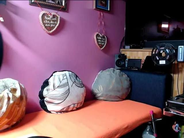 Sexymelli18 on BongaCams