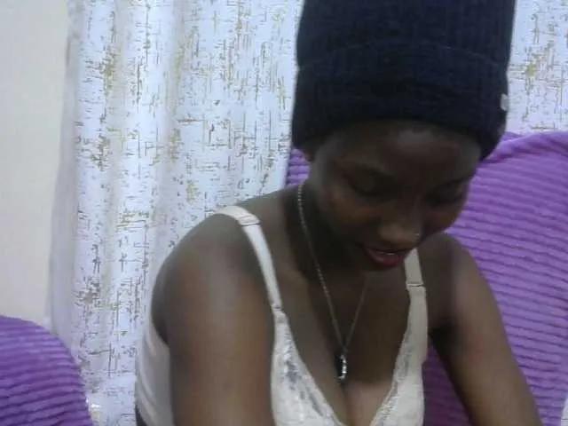 Offline Sexythiny on BongaCams