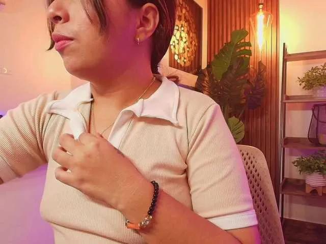 Sharlotte-Milk on BongaCams